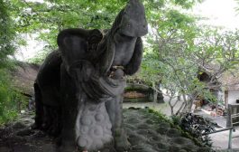 Sakralnya Arca Dan Pemandian Goa Gajah
