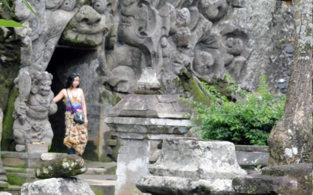 Goa Gajah Tempat Suci Agama Hindu Dan Buddha