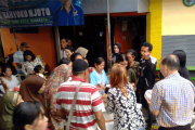 Haryoko Njoto Temui Warga Dalam Belanja Murah